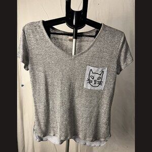 Women’s Grey T-Shirt Size XS Pocket Tee with Cute Cat Graphic Casual Top